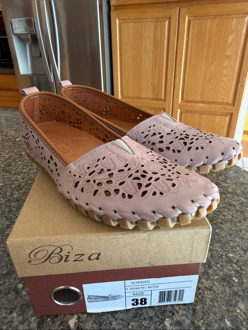 Biza Sophie size 7.5 leather  flats New